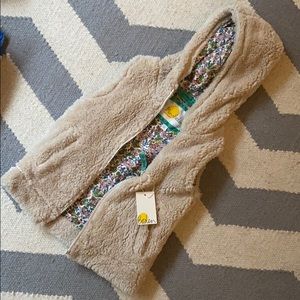 Mini Boden warm fleecy hooded vest girls size 4-5